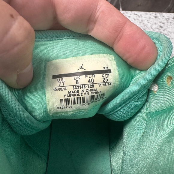 Air Jordan 1 Retro GG Verde Suede Sneakers - Picture 5 of 7